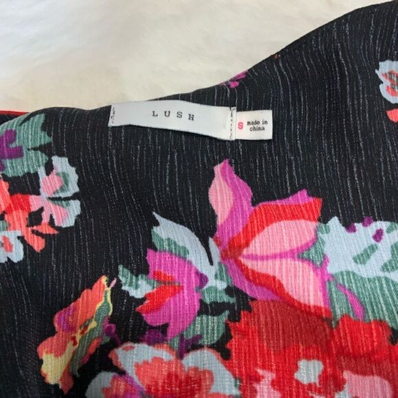 Women’s Lush cold shoulder crop blouse - Picture 6 of 6